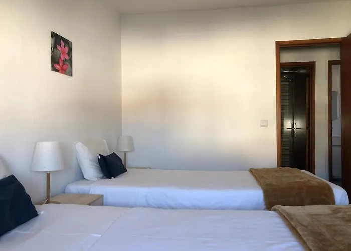 Santiago 3* אבאירו